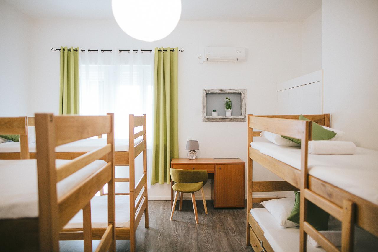 Hostel Globo ชิเบนิก ภายนอก รูปภาพ